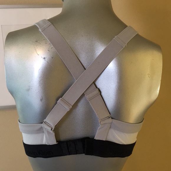 CALVIN KLEIN | Sports Bra - Picture 5 of 8